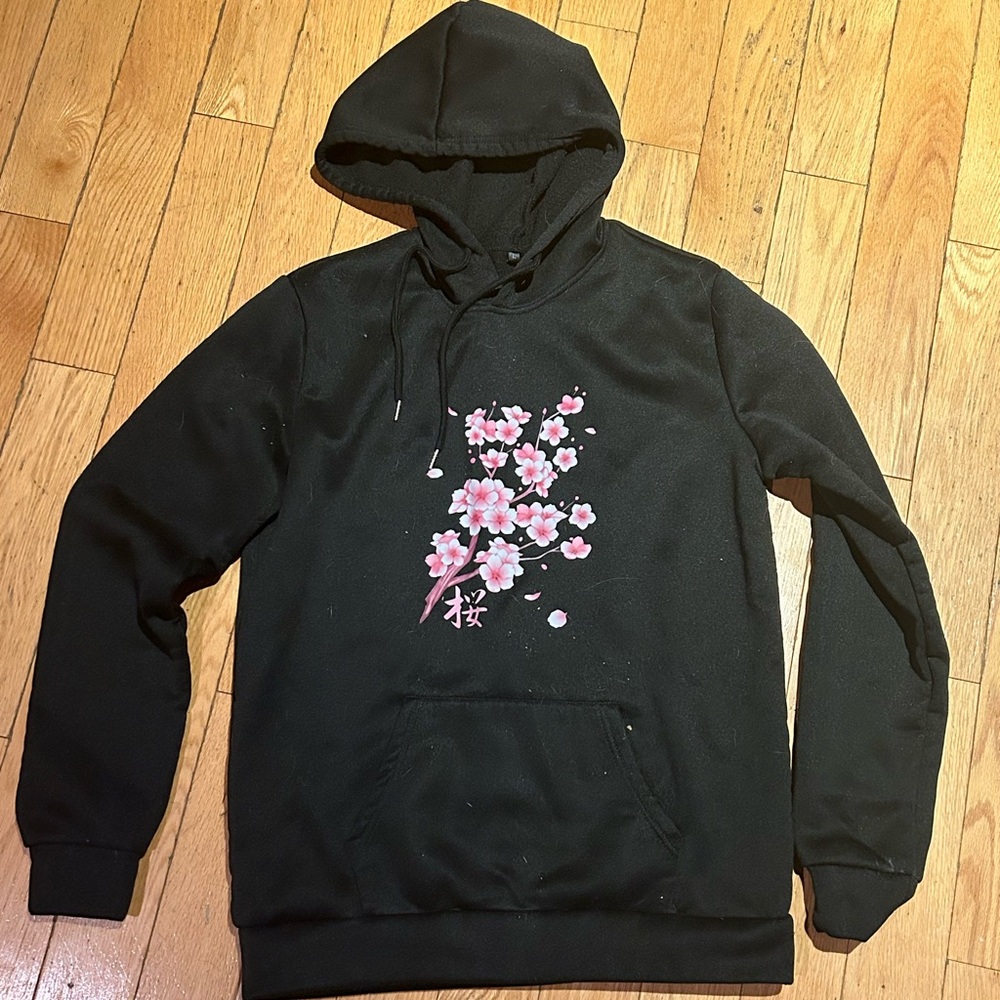 Cherry blossom sweater size Asian L fits like womens medium us